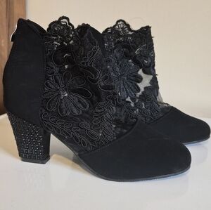 Elegant Black Lace Ankle Boots